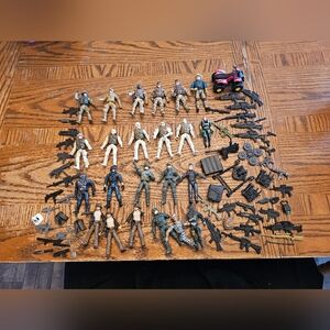 Mix Of Indiana Jones, Click And Play, Chap Mei & Accessories